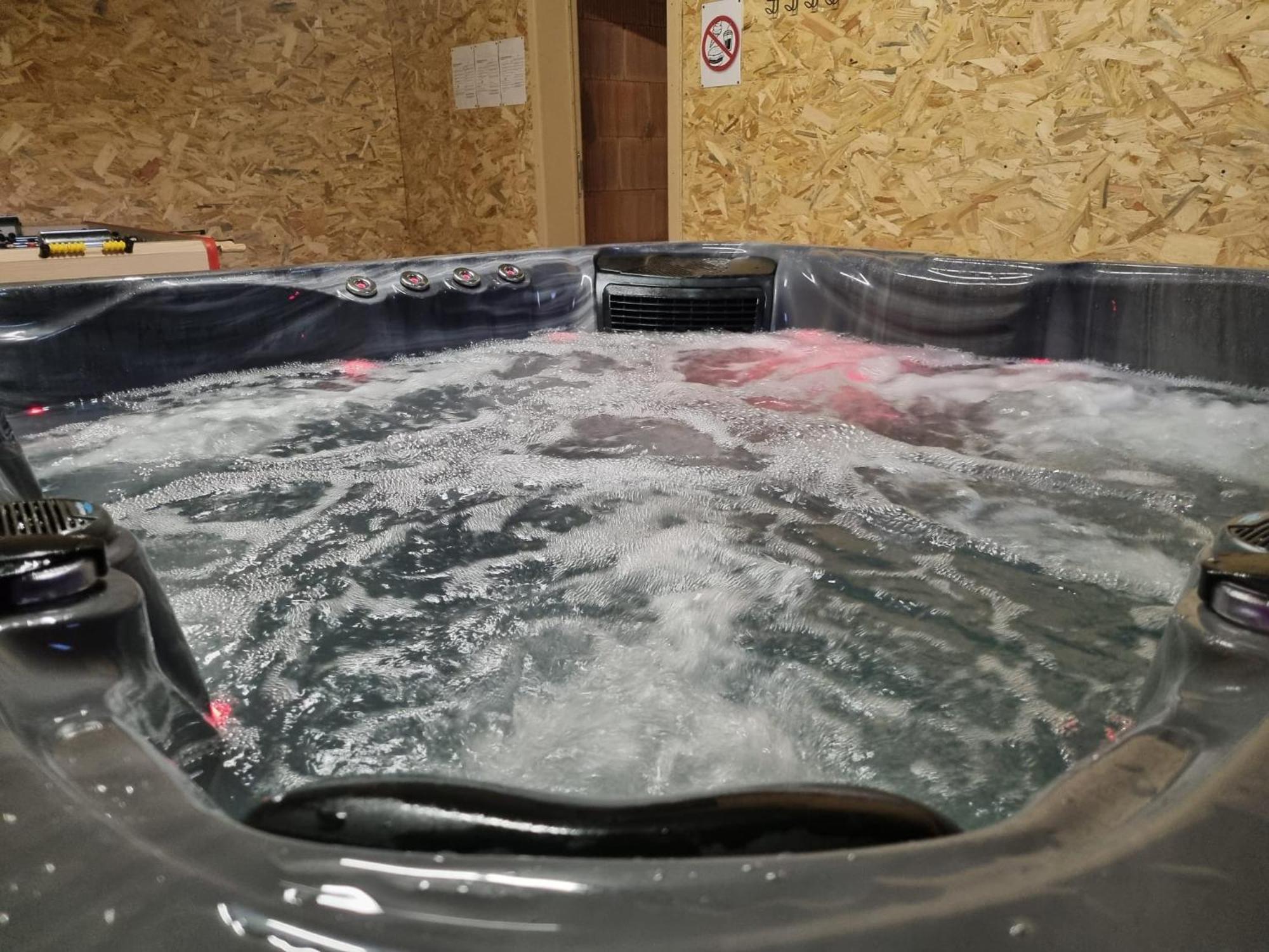 뷔쌍 Les Randogodilleurs Avec Jacuzzi A 2Kms Des Pistes Et 350M Du Theatre Du Peuple ! 빌라 외부 사진