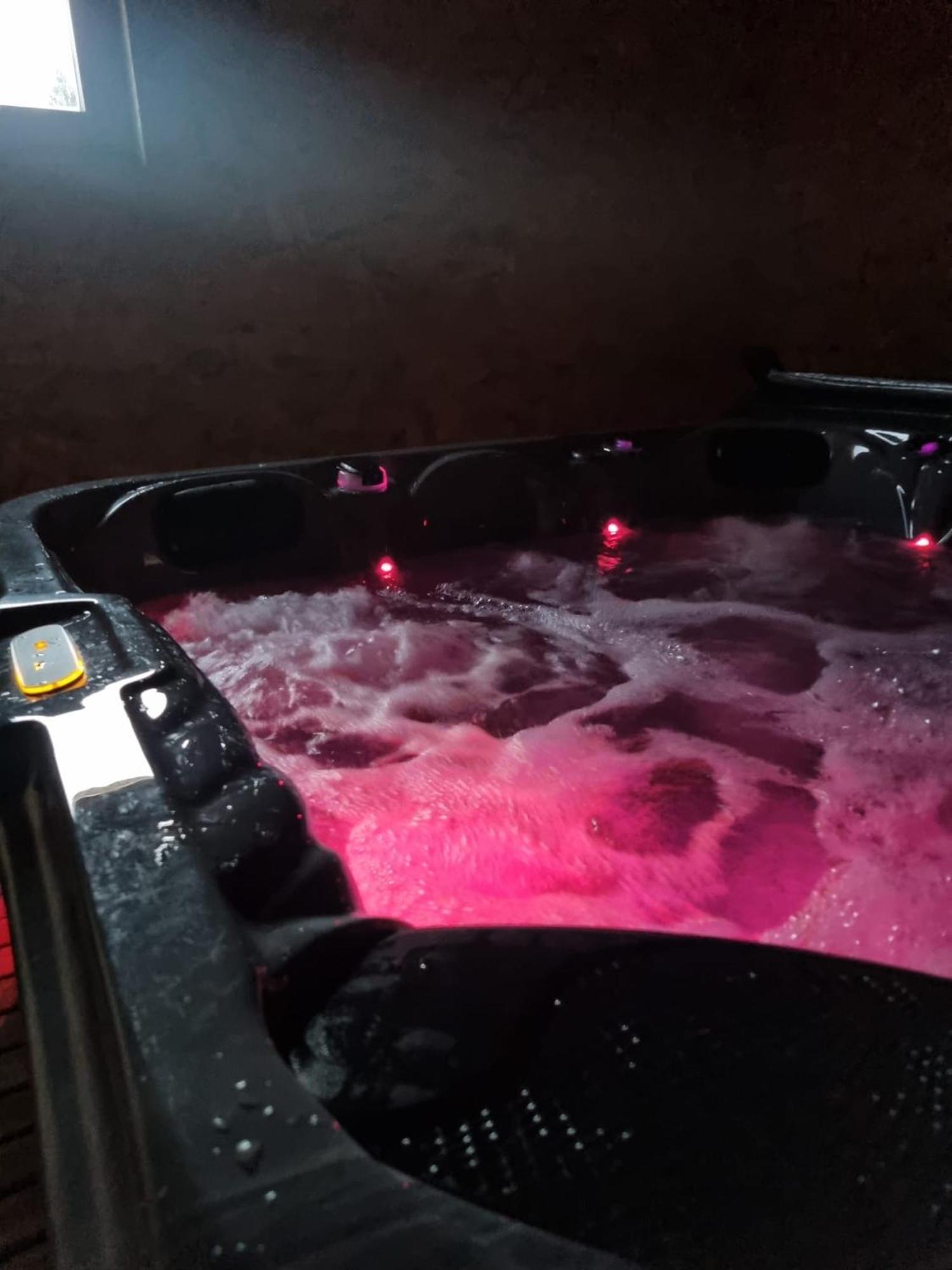 뷔쌍 Les Randogodilleurs Avec Jacuzzi A 2Kms Des Pistes Et 350M Du Theatre Du Peuple ! 빌라 외부 사진